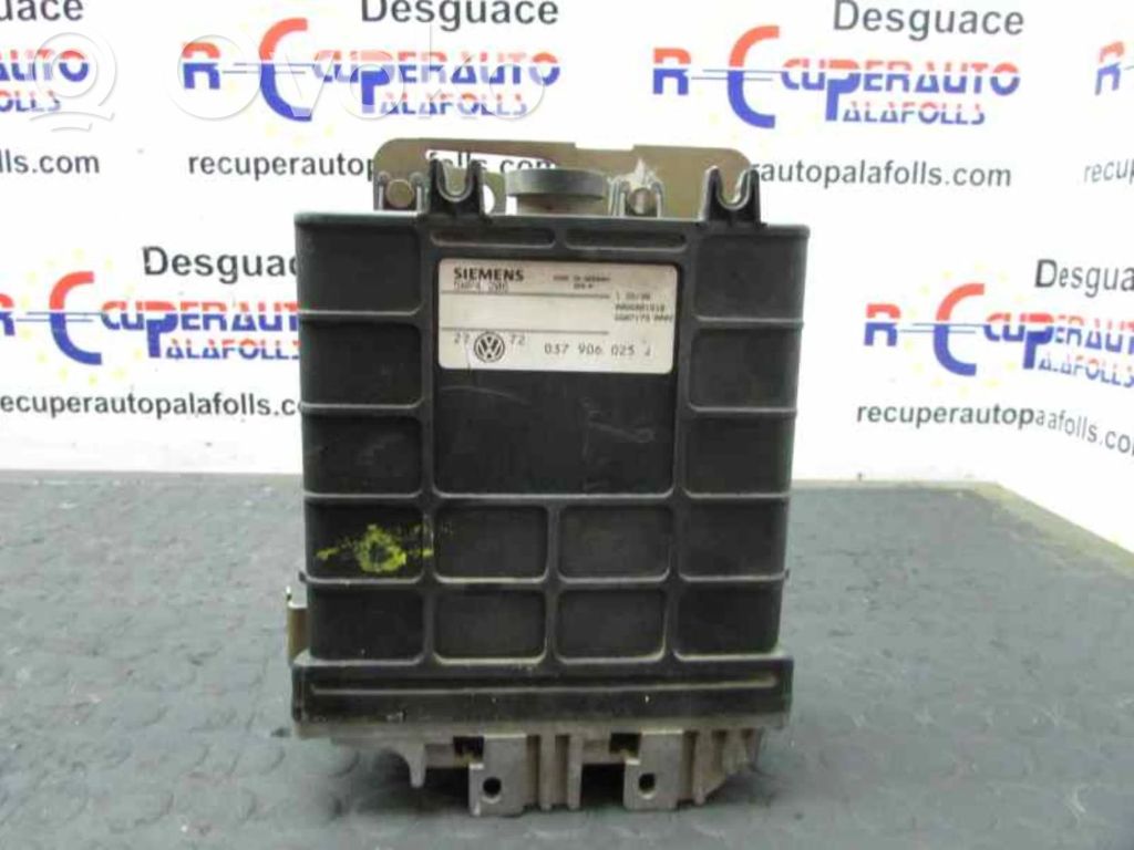Engine control unit/module ECU   037906025