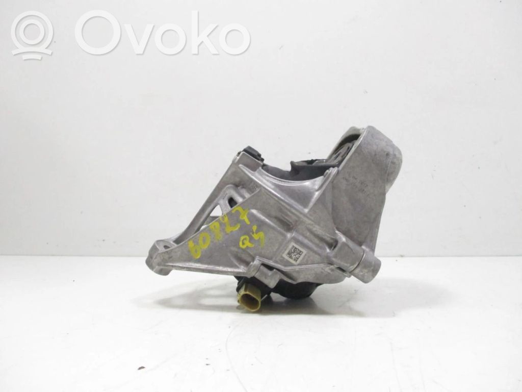 Audi Q5 SQ5 8R Engine mounting bracket 