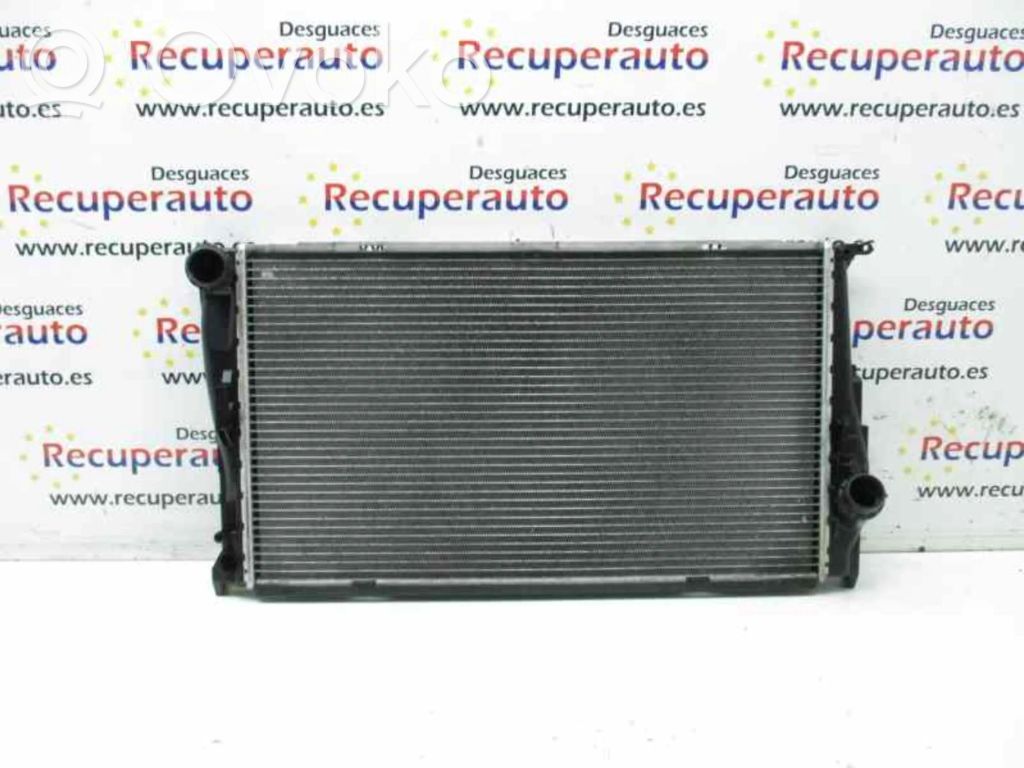 BMW 1 E81 E87 Aušinimo skysčio radiatorius 