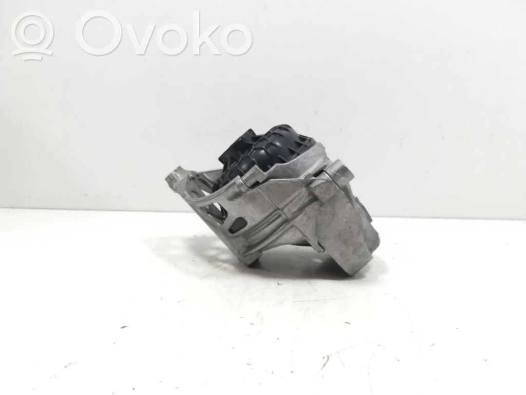 Audi Q5 SQ5 8R Engine mounting bracket 