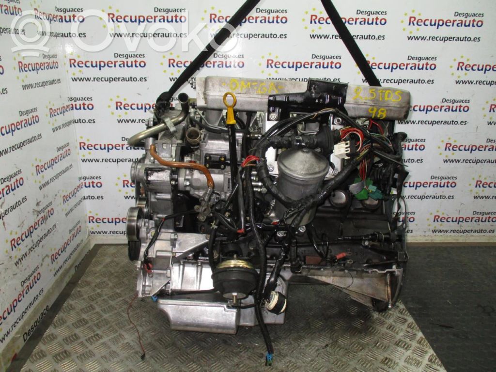 Opel Omega B1 Motor 