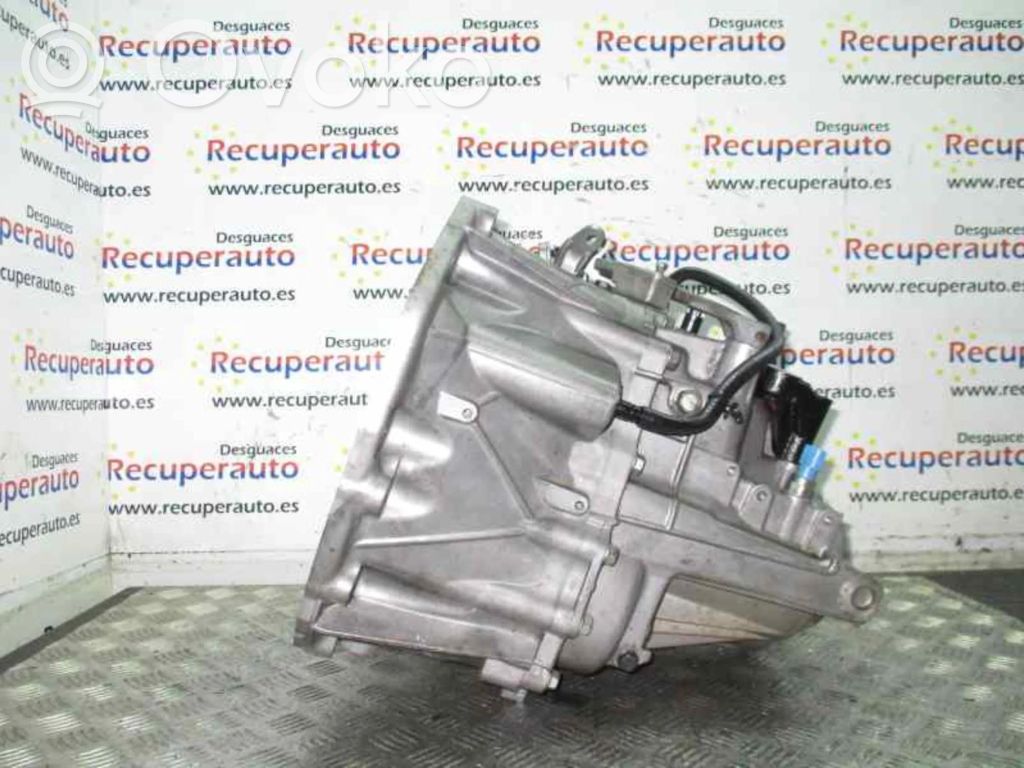 Nissan Qashqai+2 Cutie viteze manuală cu 5 trepte 