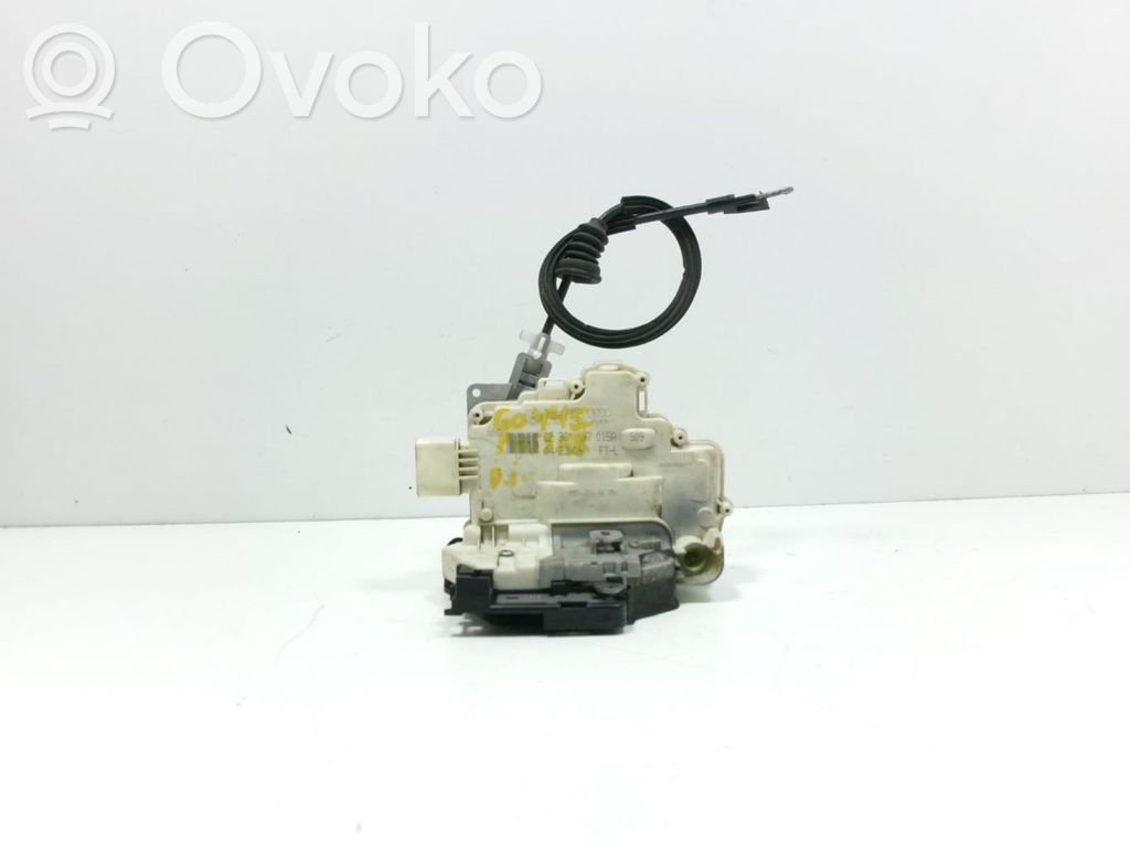 Volkswagen PASSAT Front door lock 
