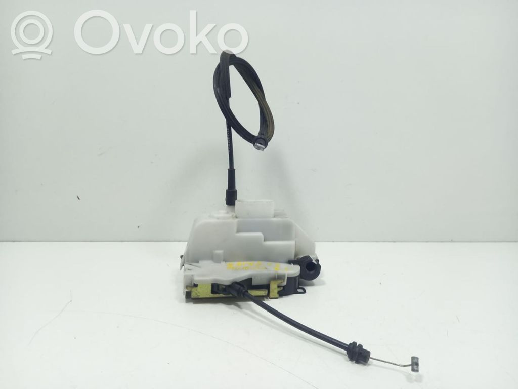 Front door lock   9135P3