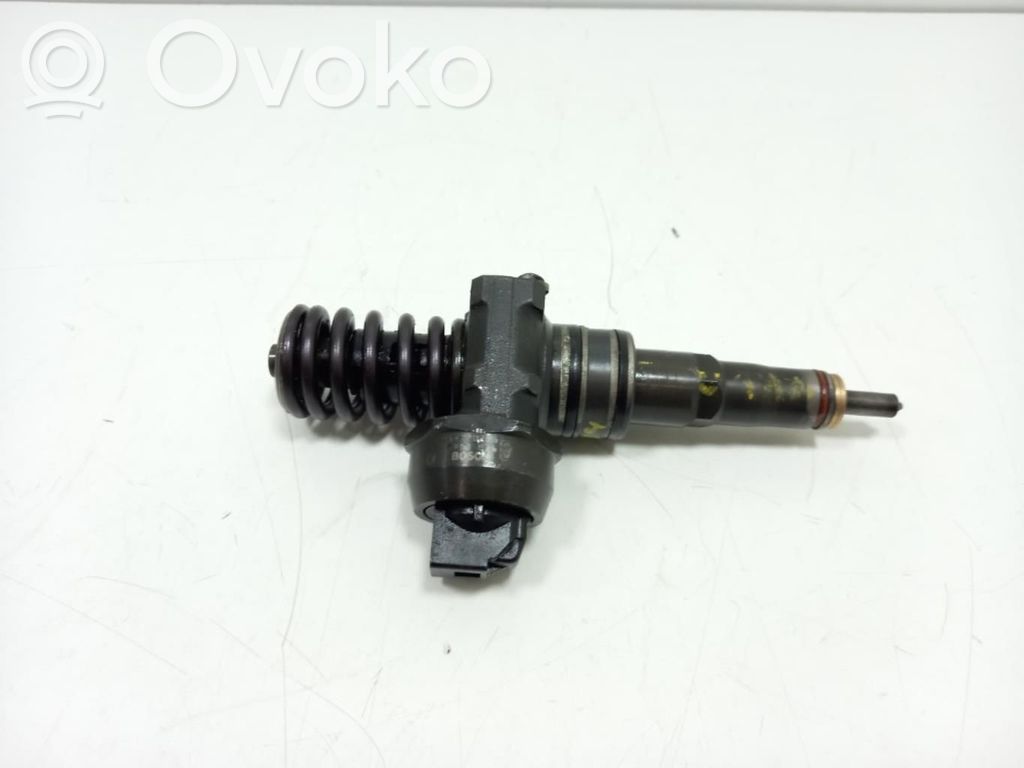 Inyector de combustible   038130073AG