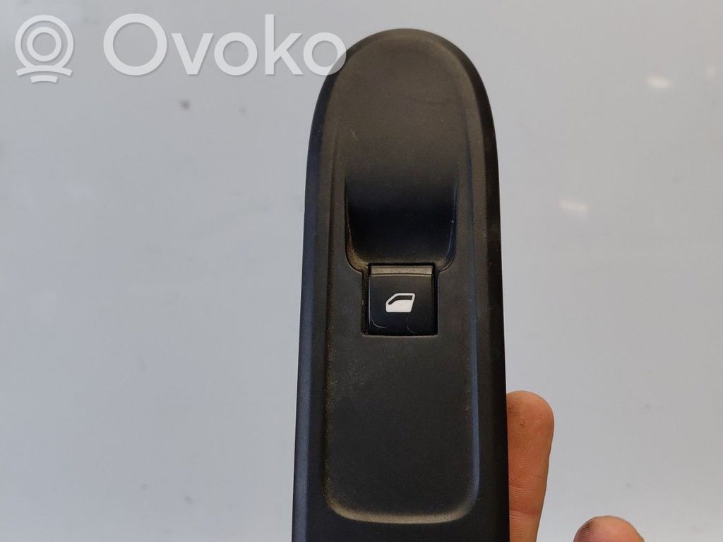 Citroen C3 Electric window control switch 