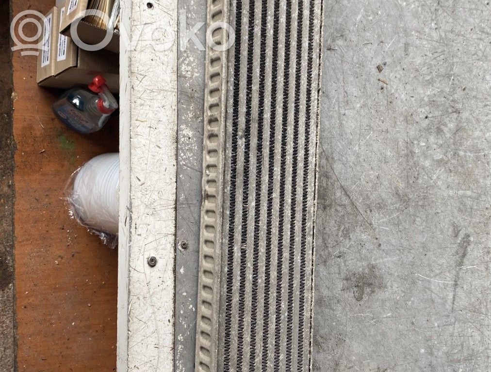 Starpdzesētāja radiators