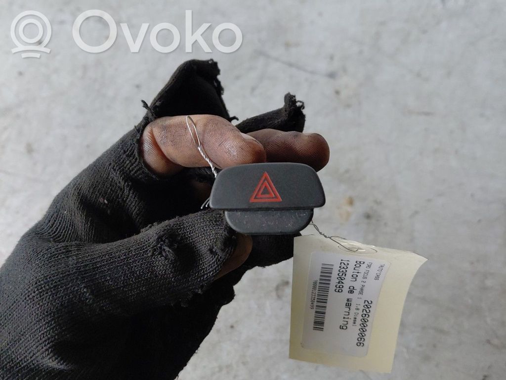 Hazard light switch   1335876