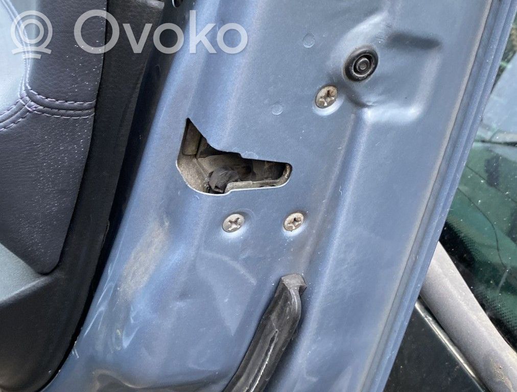 Nissan Primera Front door lock 
