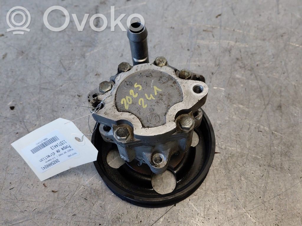 Peugeot 607 Ohjaustehostimen pumppu 