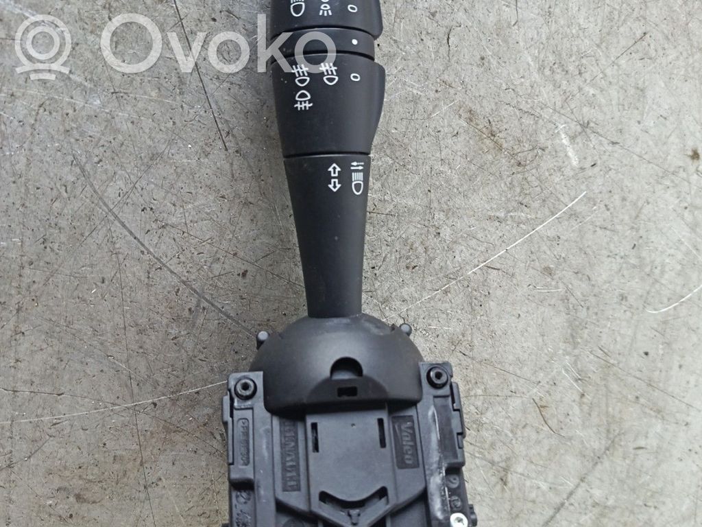 Renault Clio IV Indicator stalk 