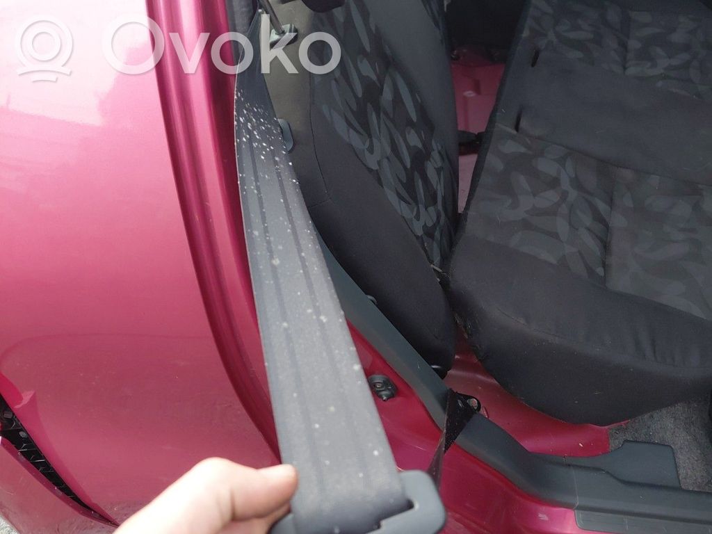 Suzuki Alto Cinturón trasero 