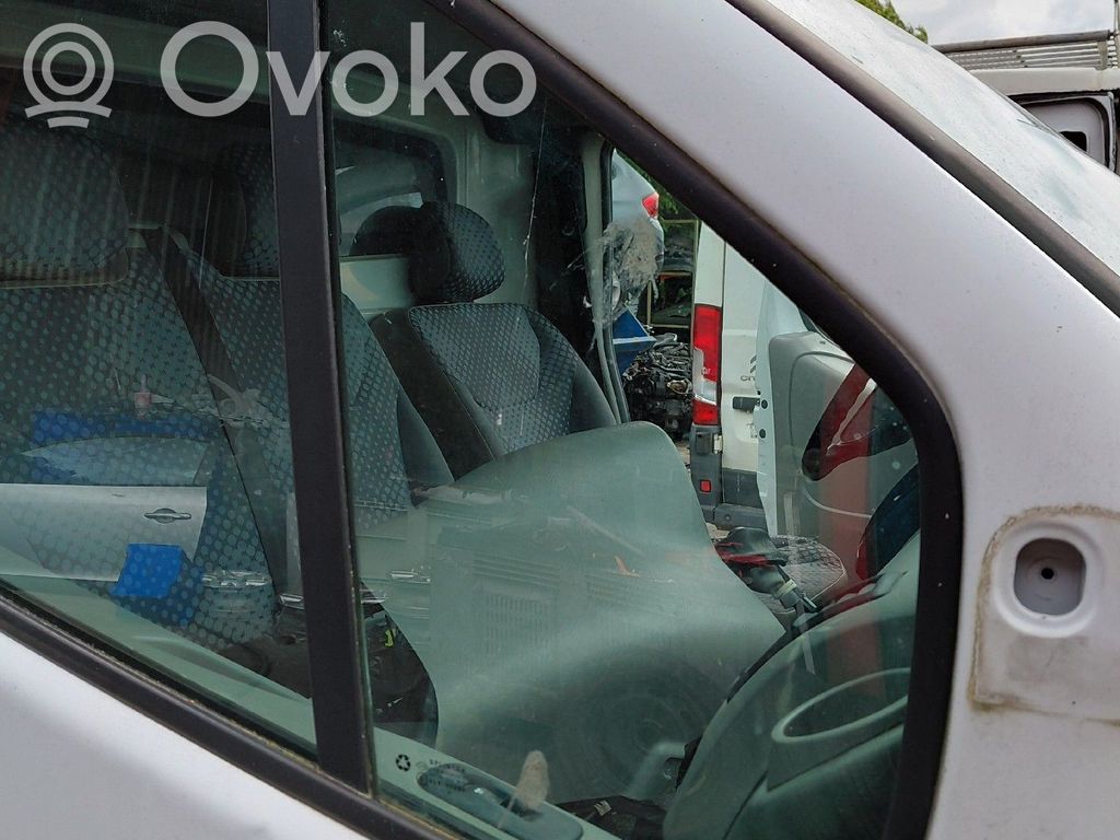 Renault Trafic II (X83) Puerta delantera 