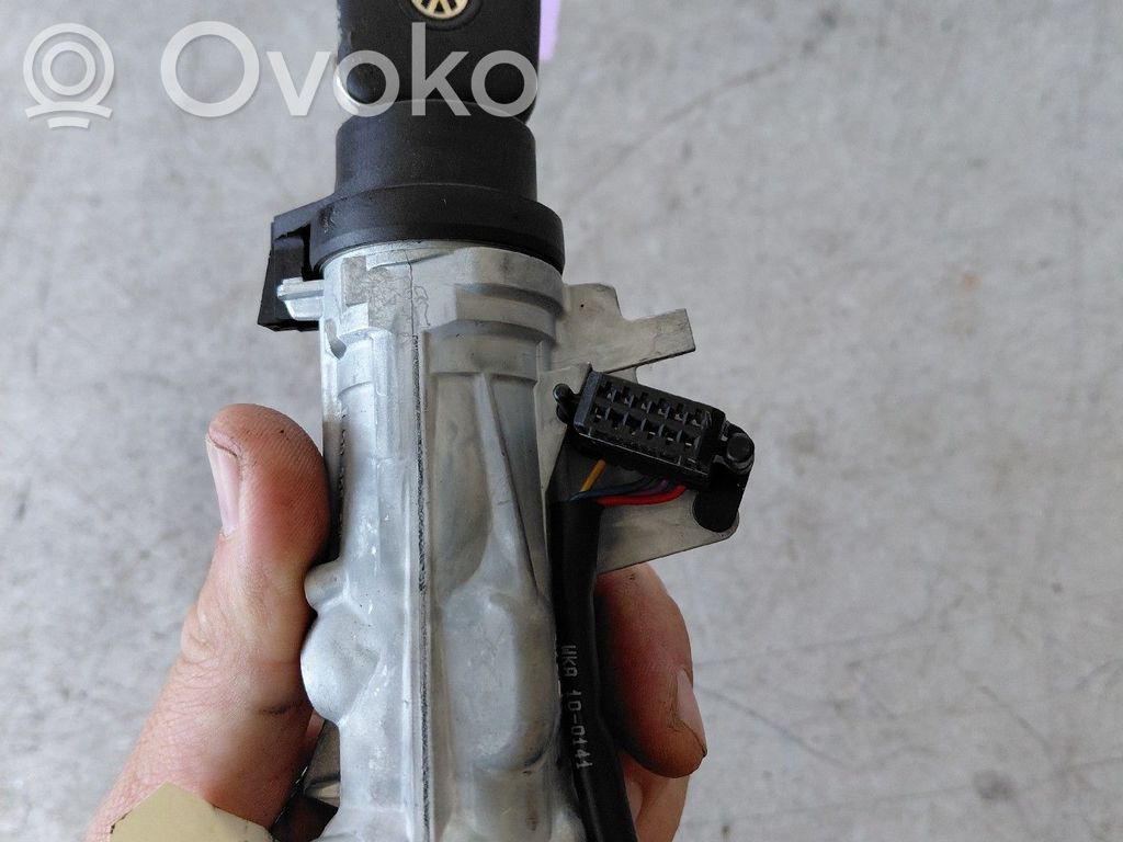 Volkswagen Golf VI Ignition lock 