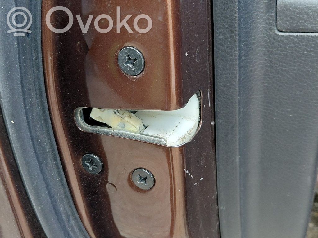 Mazda 3 II Priekšpusē slēdzene 