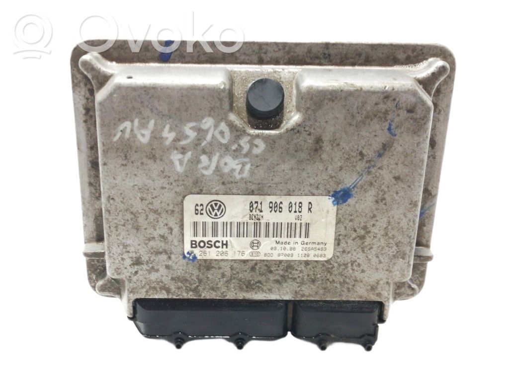 Engine control unit/module   071906018R,26SA5483,0261206176