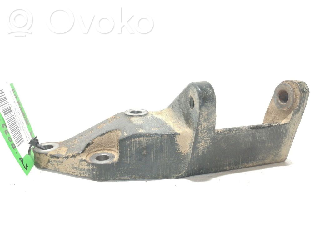 Nissan Serena Wspornik / Mocowanie silnika 