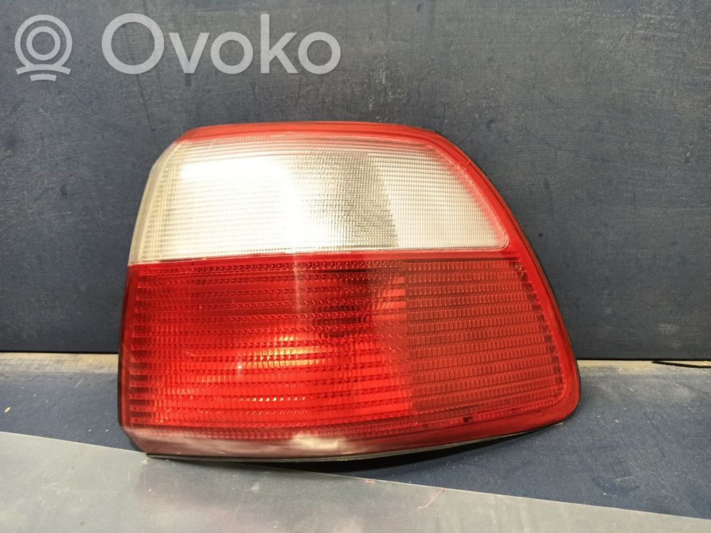 Opel Omega B2 Aizmugurējais lukturis virsbūvē 
