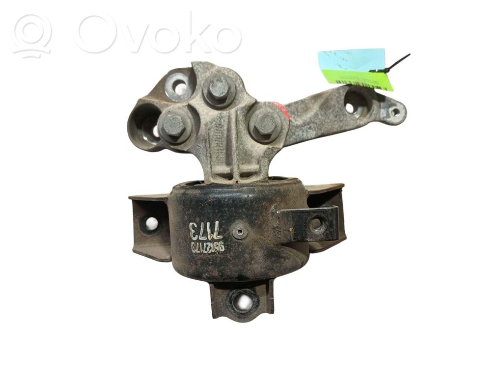 Engine mount bracket   95229758,95127173