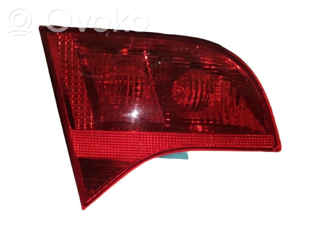 Audi A4 S4 B6 8E 8H Etuajovalon polttimo 