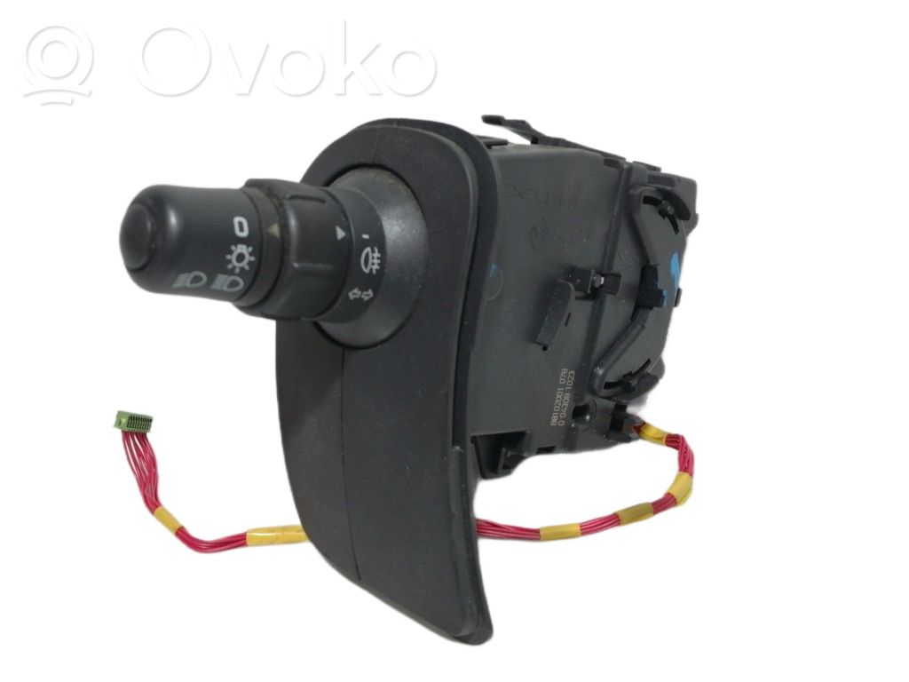 Interruptor de control del panel de luces   255405605R,88102001078