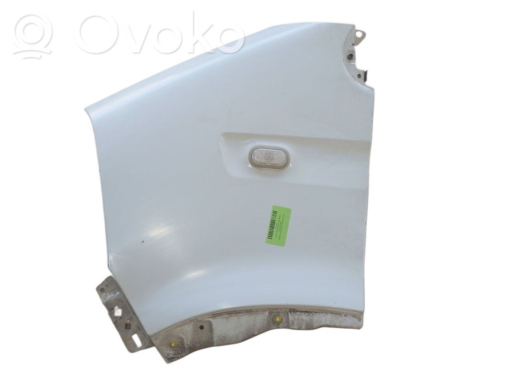 Nissan Interstar Sparnas 