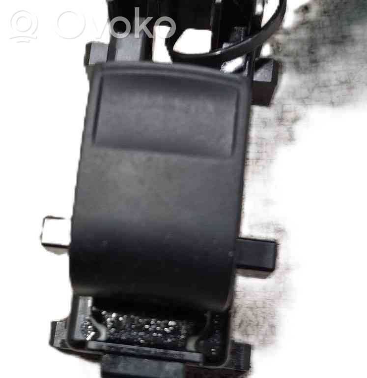 Comutator comandă geamuri electrice   B000954680