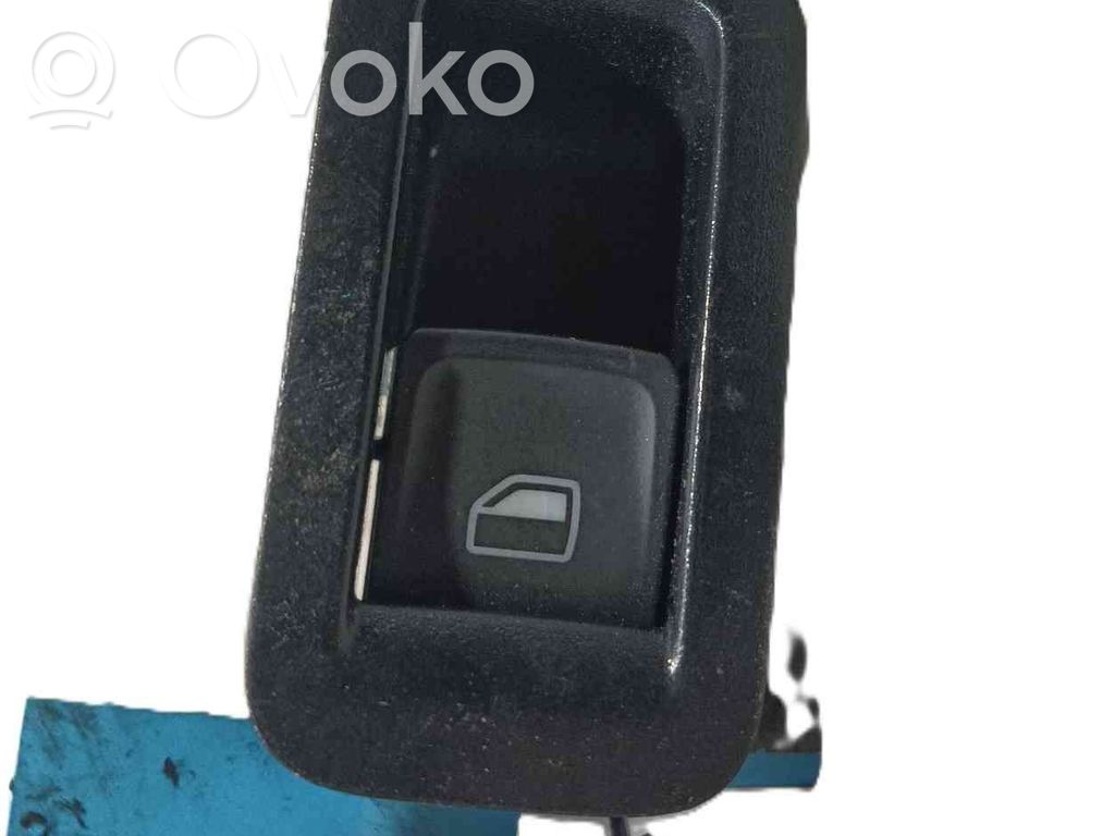 Volkswagen Polo VI Przyciski szyb 