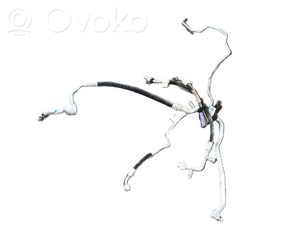 Ilmastointilaitteen putki (A/C)   L1BH19F618AA,L1BH19F618AA