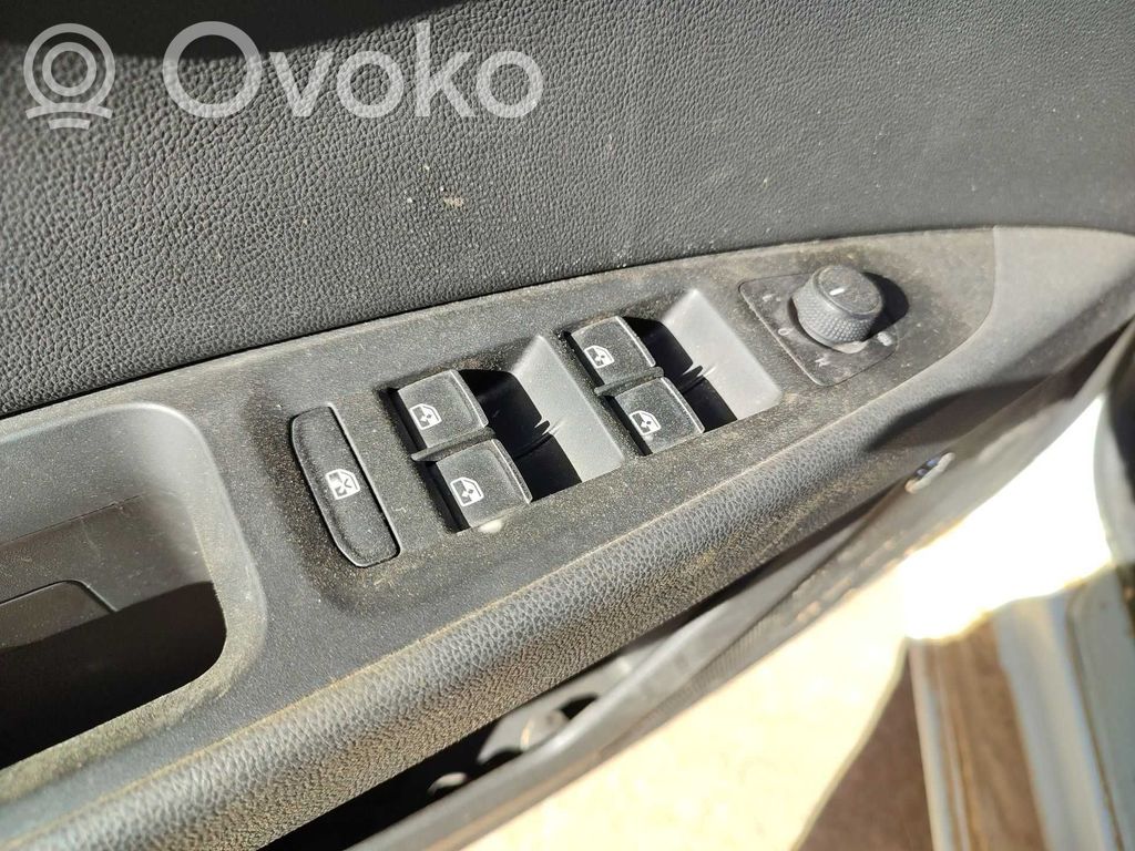 Seat Leon IV Interruttore di controllo dell’alzacristalli elettrico 