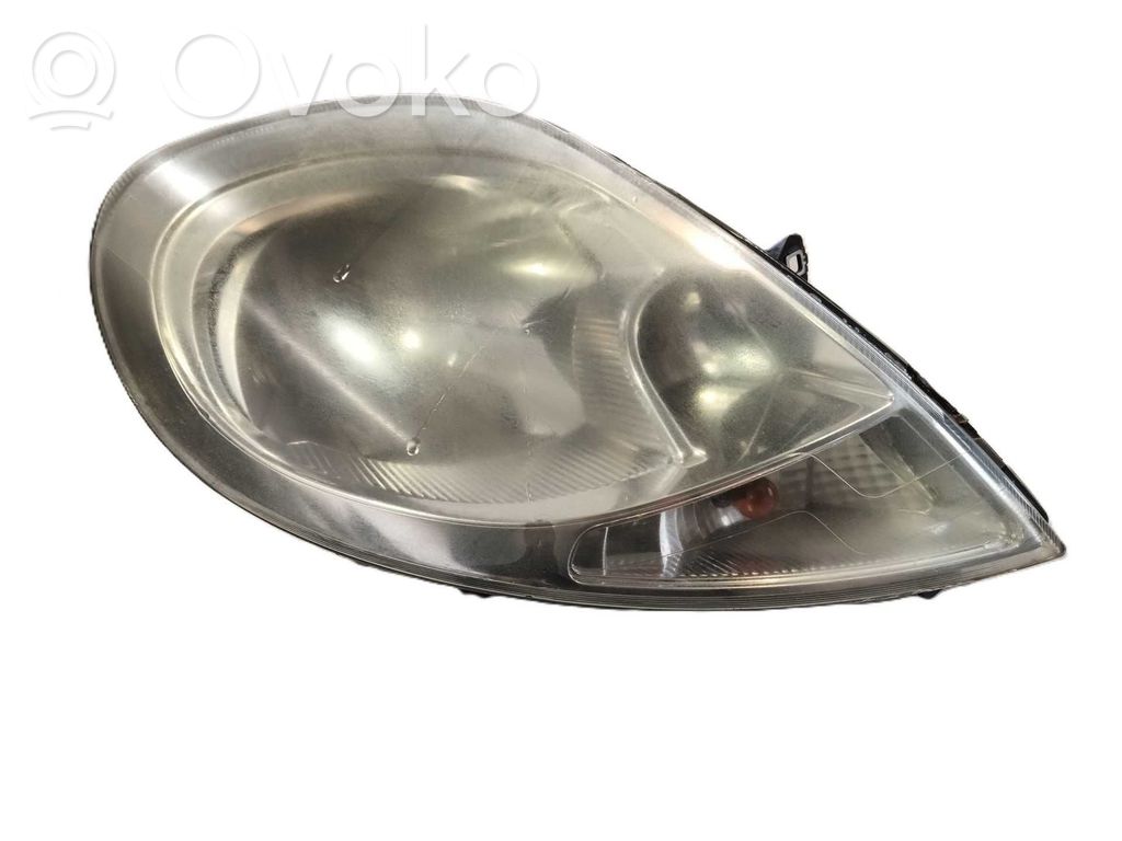 Opel Vivaro Lampa przednia 