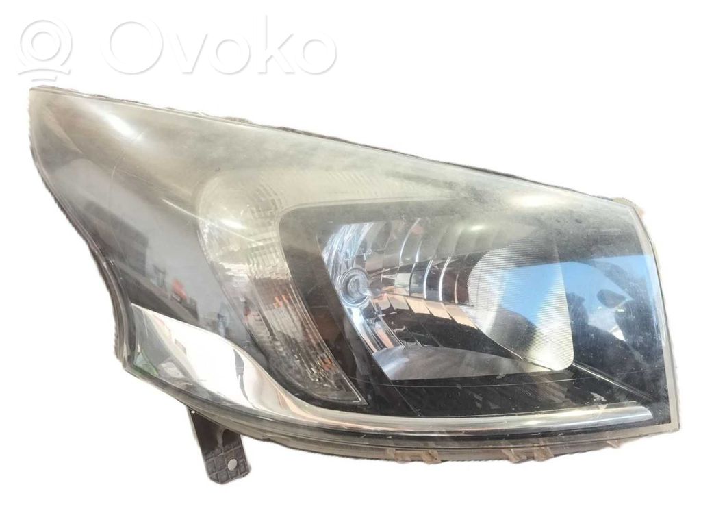 Opel Vivaro Faro/fanale