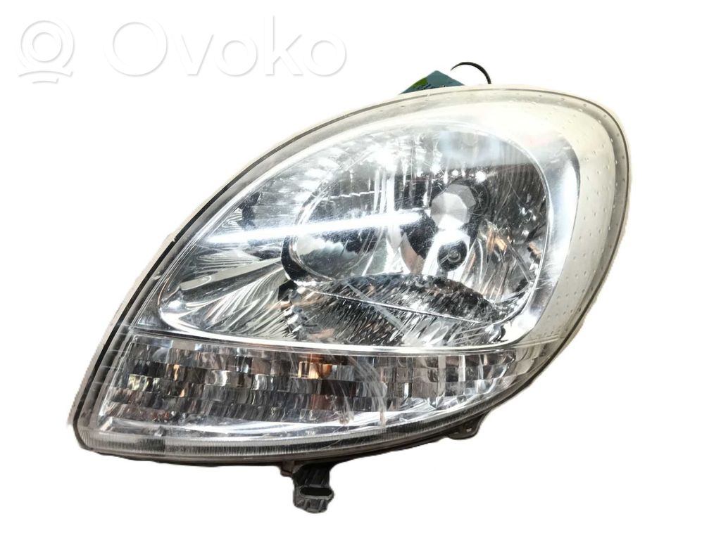 Nissan Kubistar Lampa przednia