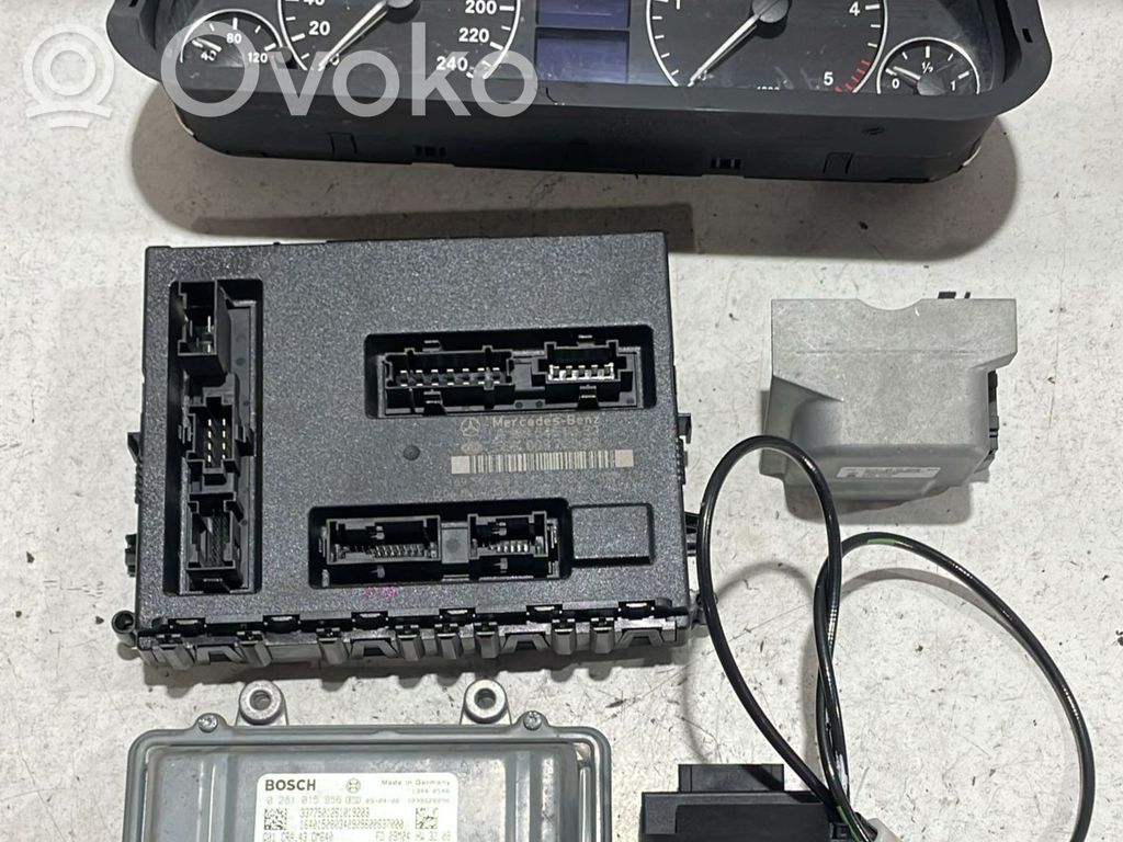 Mercedes-Benz A W169 Kit cu ECU motor și set închidere uși 