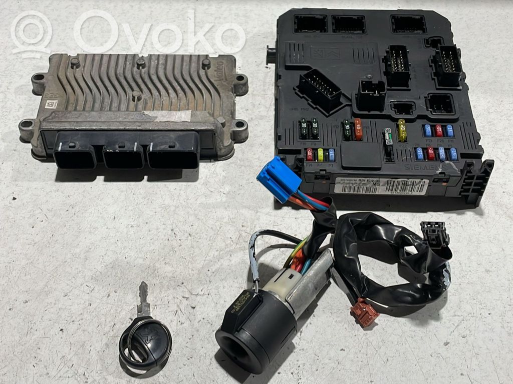 Peugeot 206+ Komputer / Sterownik ECU i komplet kluczy 