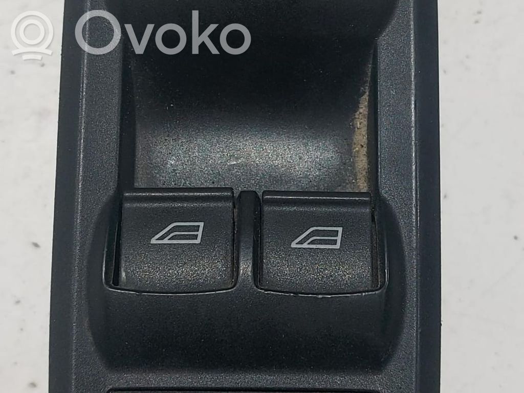 Electric window control switch   10008942,10008942