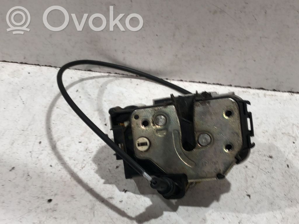 Cerradura de puerta trasera