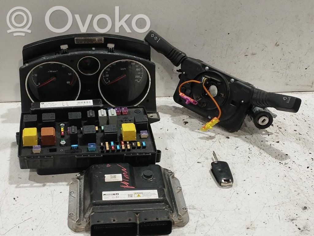 Opel Astra H Engine ECU kit and lock set 