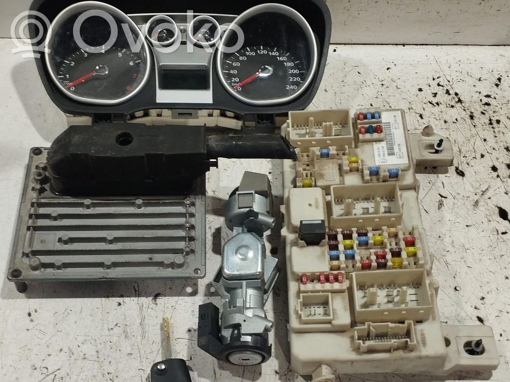 Ford Focus Kit cu ECU motor și set închidere uși 