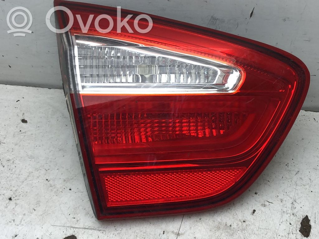 KIA Rio Feux arrière sur hayon 