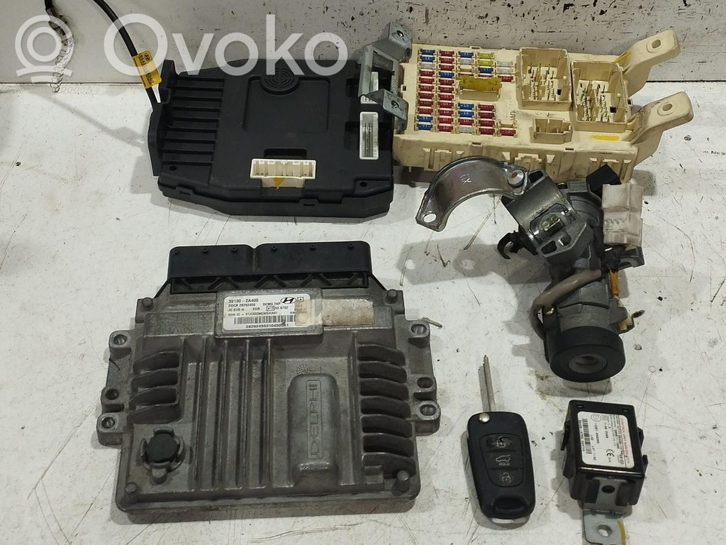 Hyundai ix20 Komputer / Sterownik ECU i komplet kluczy 