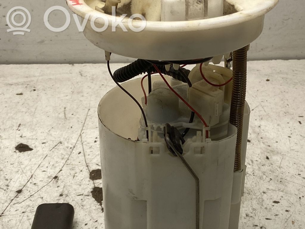 Mazda 3 I Bomba interna de combustible 