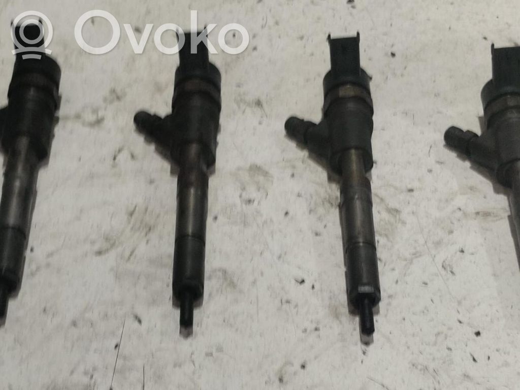 Inyector de combustible   0445110262,0445110262