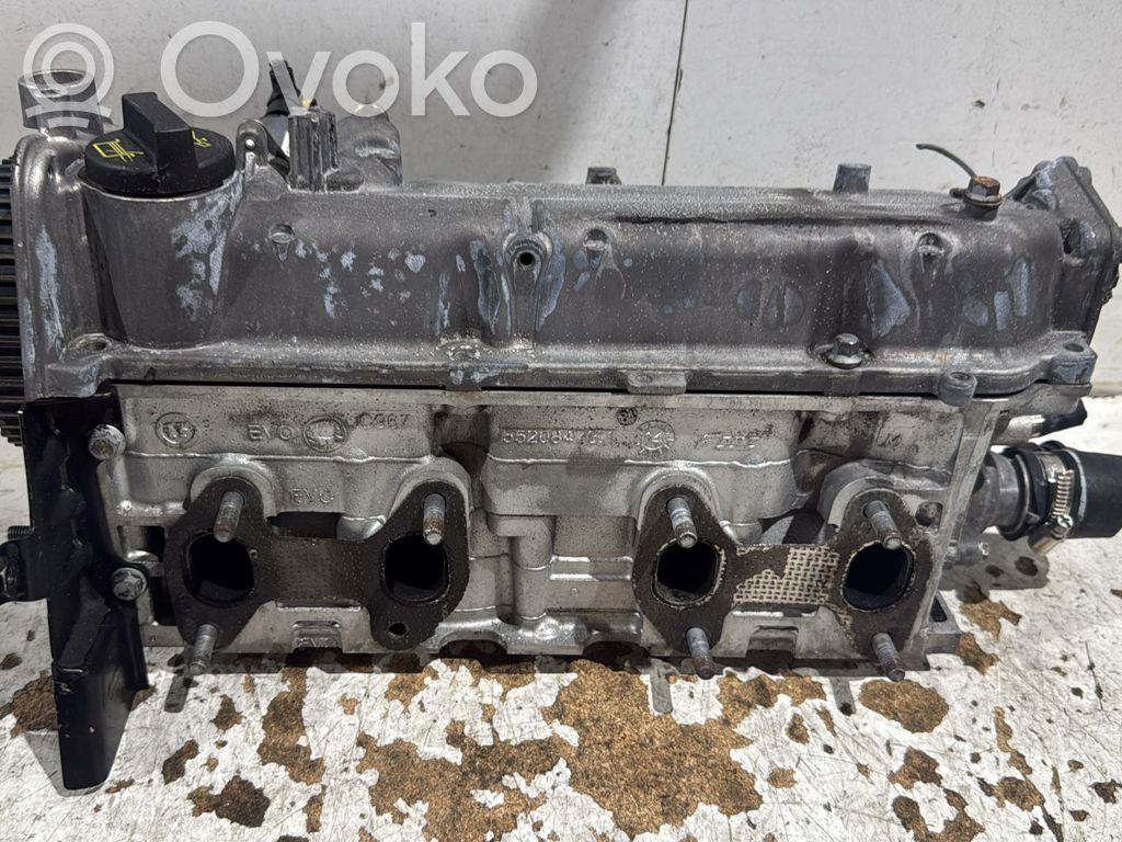 Culata del motor   552084761,552084761