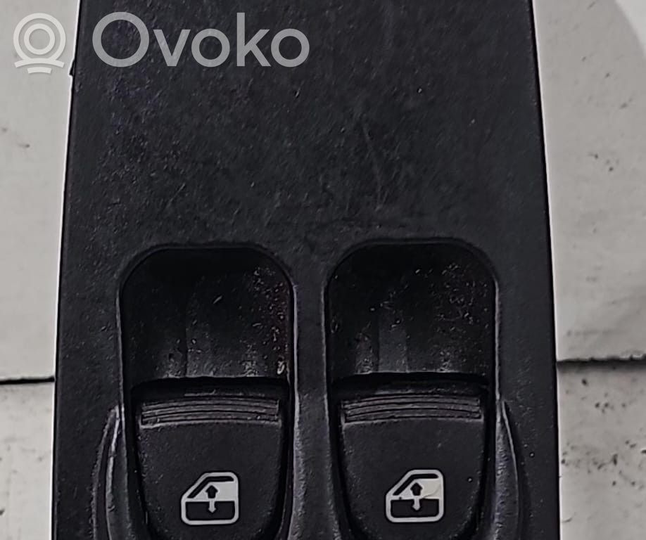 Lancia Ypsilon Electric window control switch 