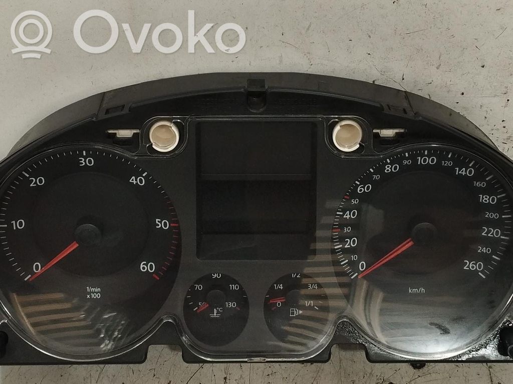 Volkswagen PASSAT B6 Tachimetro (quadro strumenti)