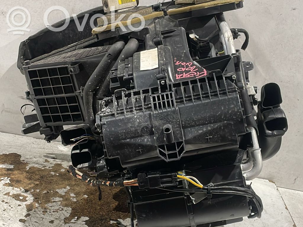 Ford Fiesta Scatola climatizzatore riscaldamento abitacolo assemblata