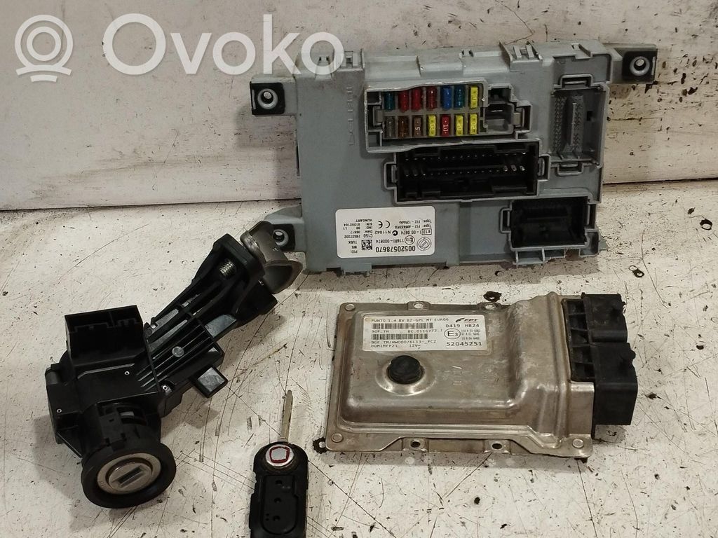 Fiat Punto Evo Komputer / Sterownik ECU i komplet kluczy 