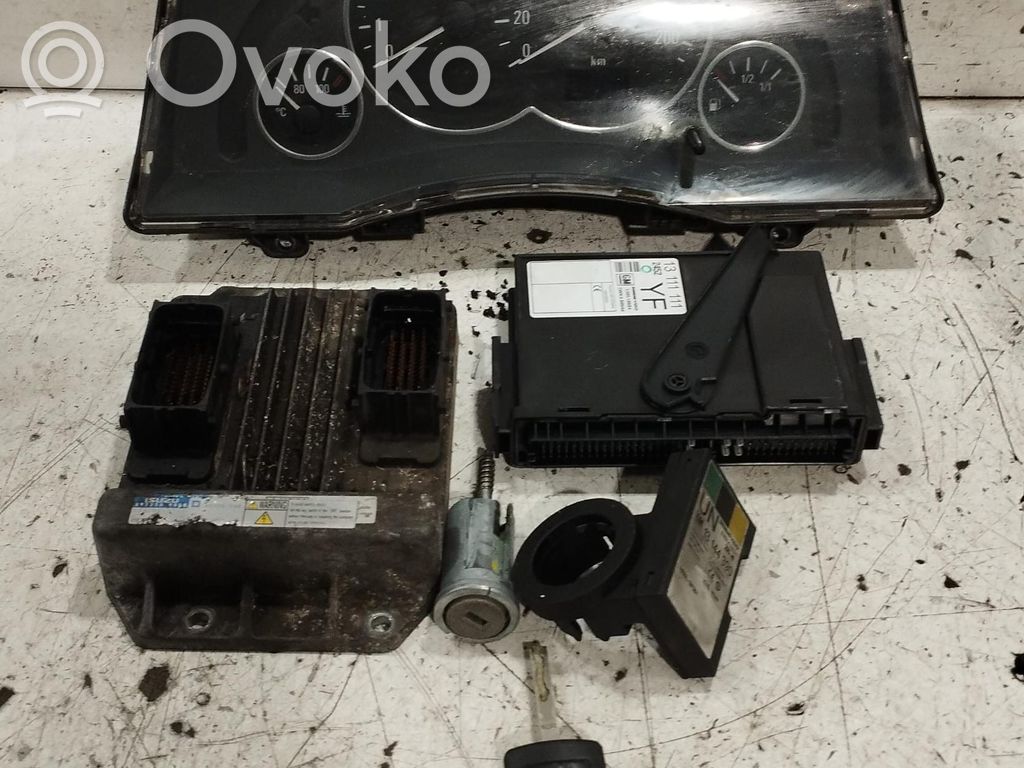 Opel Meriva A Kit cu ECU motor și set închidere uși 