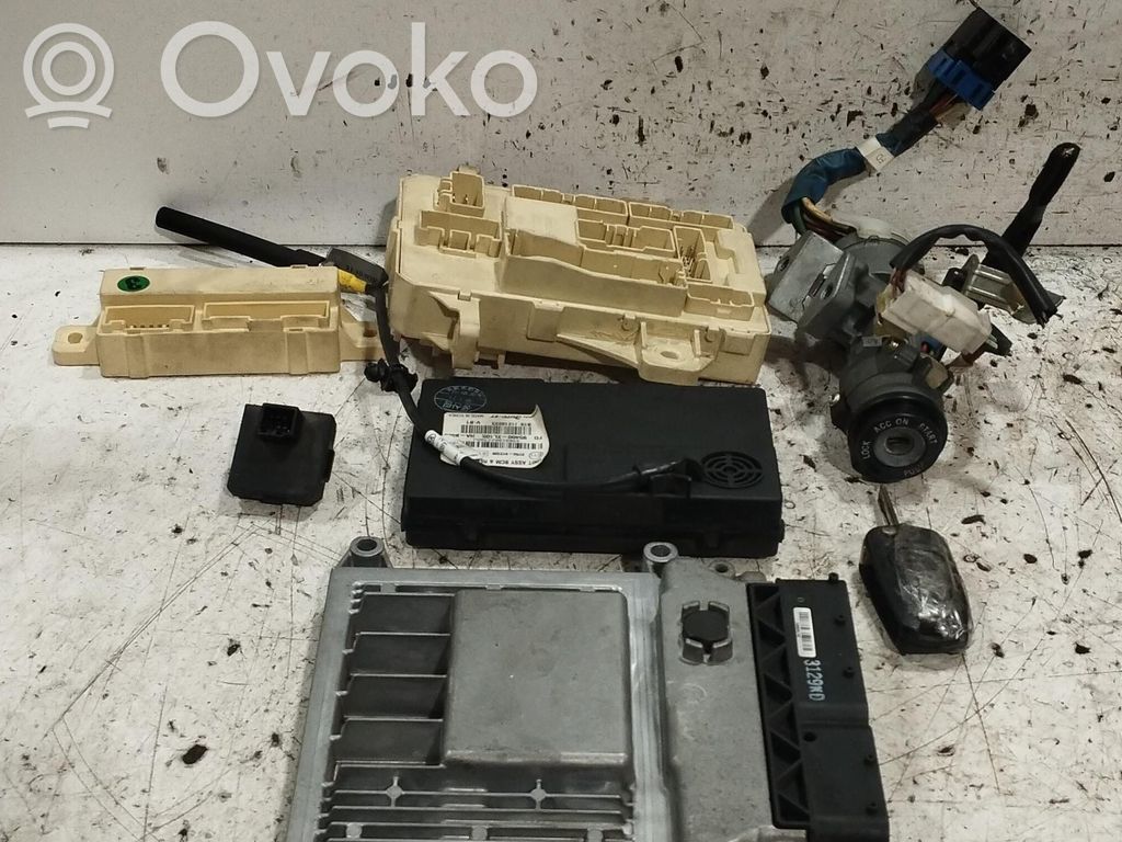 Hyundai i30 Komputer / Sterownik ECU i komplet kluczy 